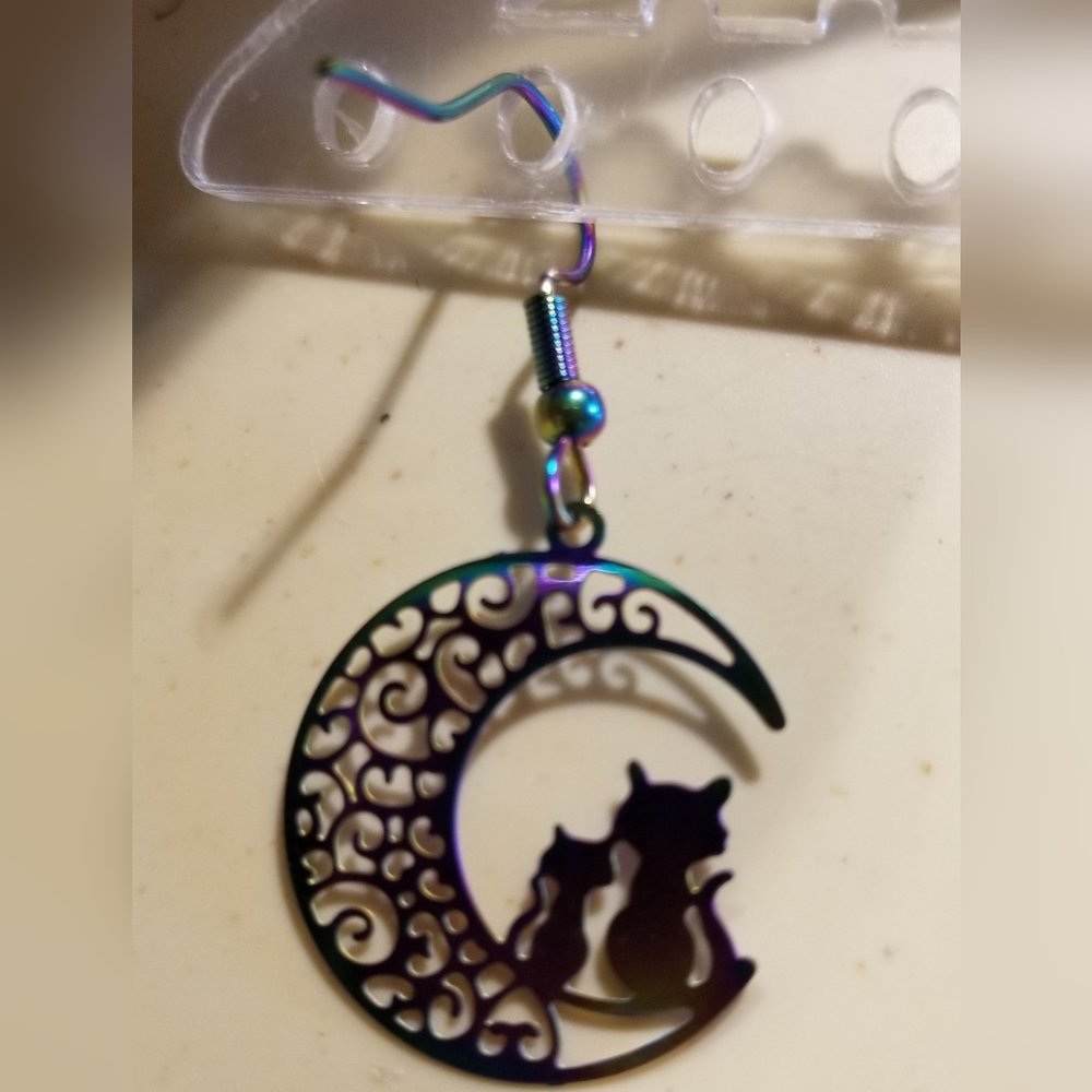 - Filigree Cats On The Quarter Moon Earrings - Picture 6 of 7